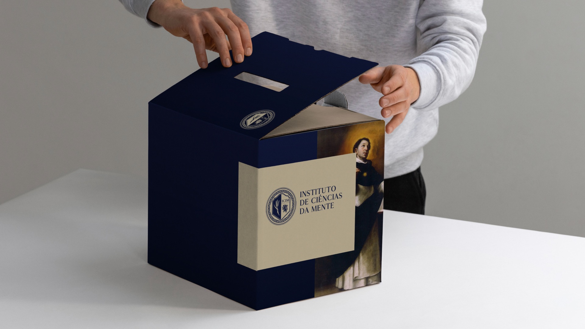 Institute CIM — institutional packaging